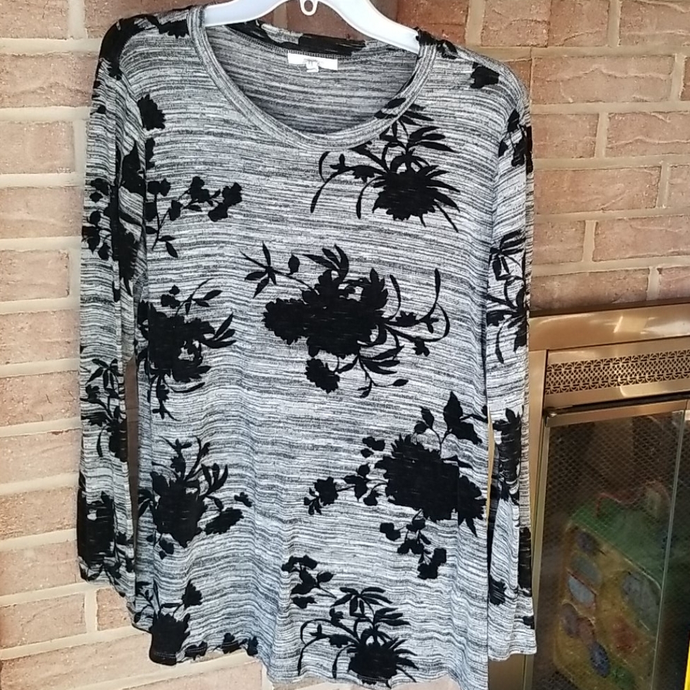 Maurices floral flowy top